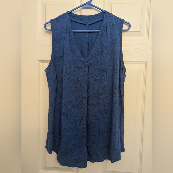 Blue Sky Tank Top Medium - Picture 1 of 1